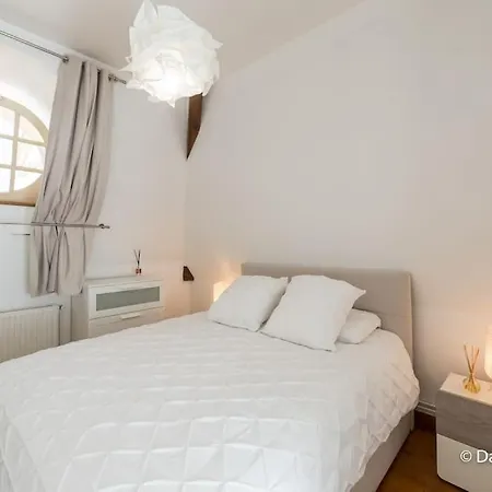 Mana - Maui - Grand Loft En Duplex Avec Vue Sur Place Ducale Parking Inclus Charleville-Mézières